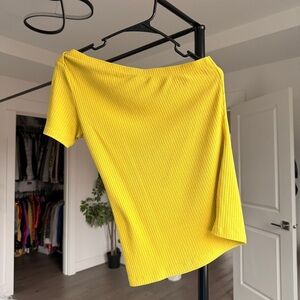 Yellow Ribbed one-Shoulder Top